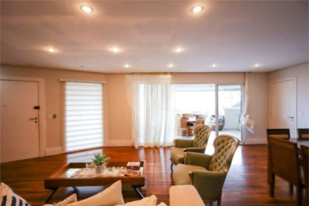 Apartamento à venda ou para alugar com 3 quartos, sendo 2 suítes, em Vila Sofia, São Paulo, SP