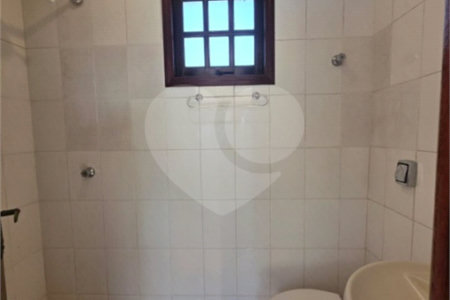 Casa à venda com 3 quartos, sendo 1 suíte, no condomínio Estância Marambaia, Vinhedo - SP