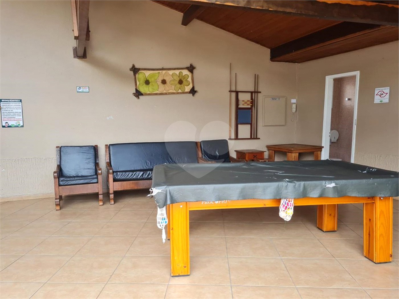 Casa à venda com 3 quartos, sendo 1 suíte, no condomínio Jardim Itatinga II, São Paulo - SP