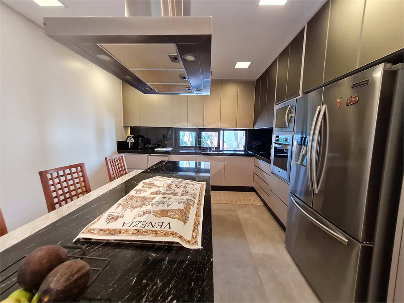 Casa à venda com 4 suítes no condomínio Lago da Boa Vista, Sorocaba - SP