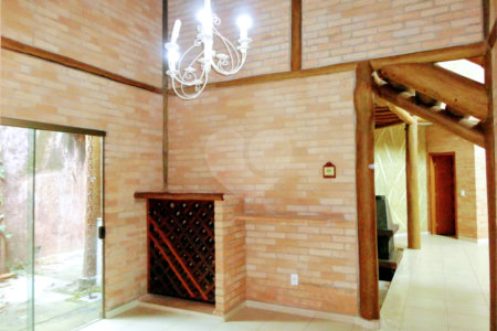 Casa à venda com 4 suítes no condomínio Estância Marambaia, Vinhedo - SP