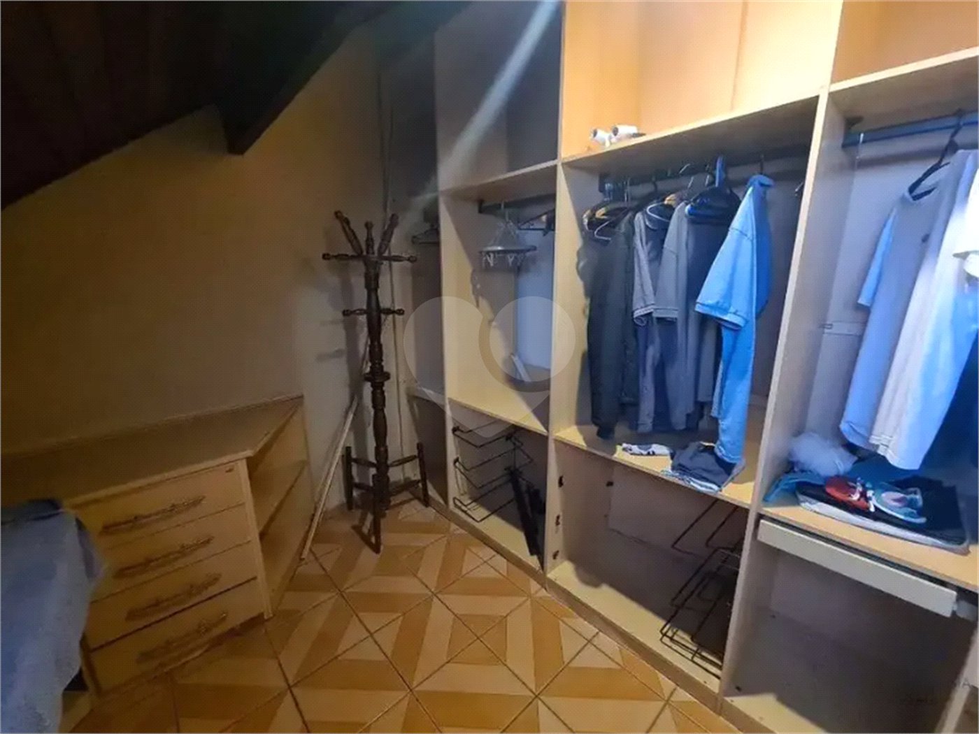 Sobrado com 4 Quartos e 4 banheiros à Venda -337 m² por R$ 850.,000 -- Jardim Vivan,-Jaraguá, São Paulo - SP