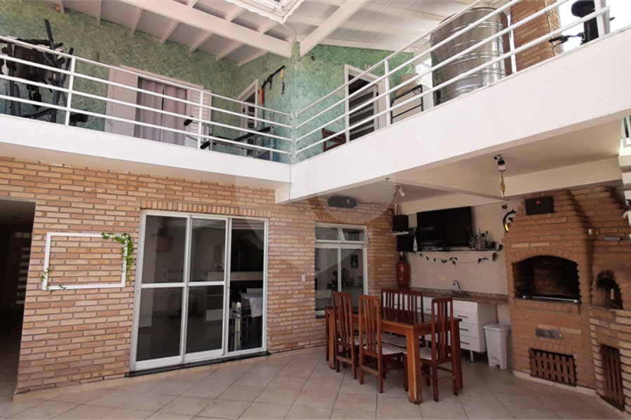 Sobrado à venda com 4 quartos, sendo 2 suítes, em Tremembé, São Paulo, SP