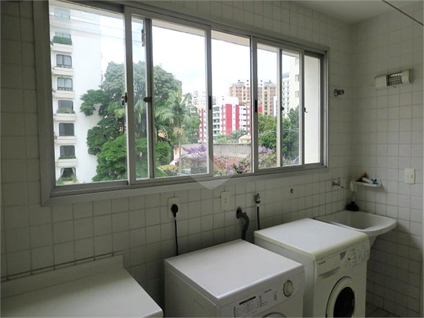 Apartamento à venda com 3 quartos, sendo 1 suíte,  em Real Parque, São Paulo, SP