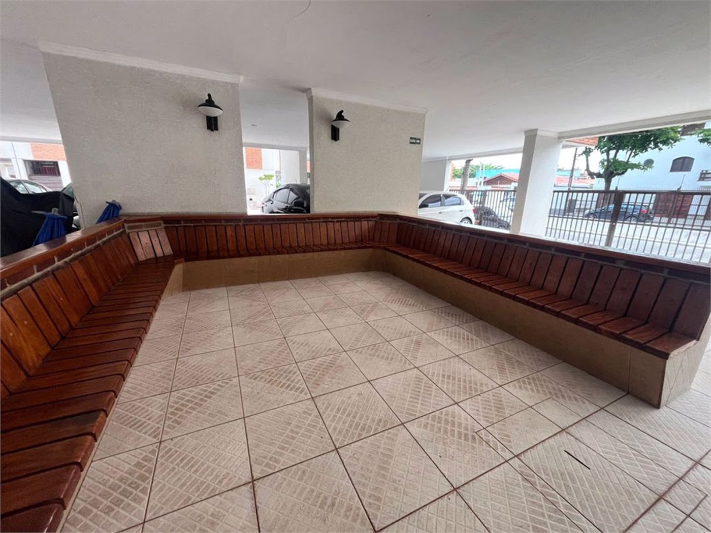 Apartamento com 2 dormitórios à venda, 64 m² por R$ 360.000,00 - Jardim Praiano - Guarujá/SP