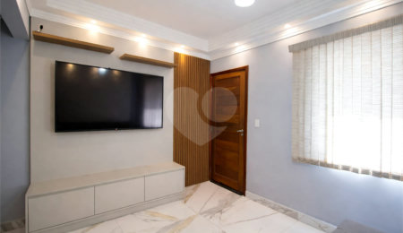 Casa à venda com 2 quartos no condomínio Karolyne, Votorantim - SP