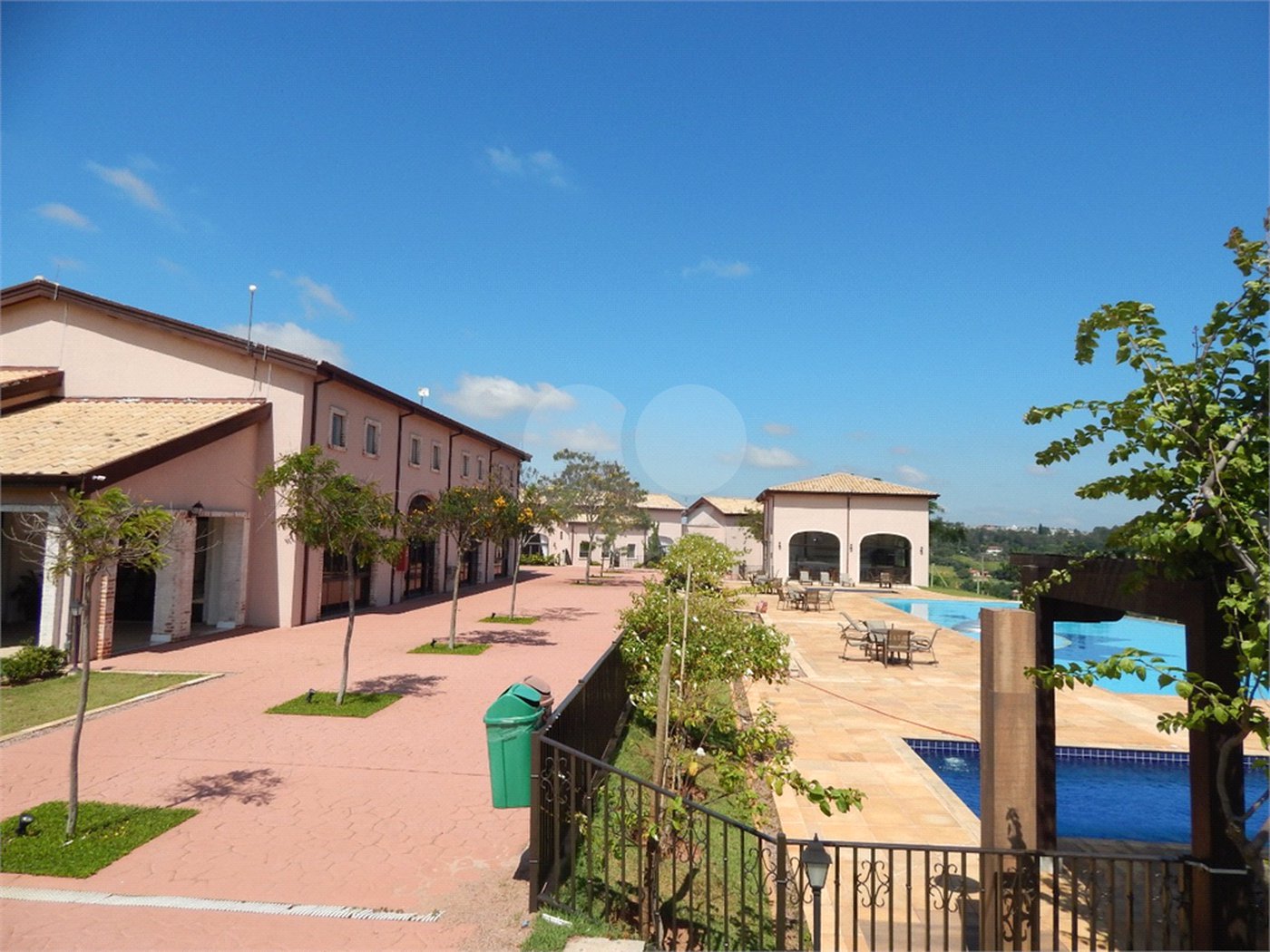 Casa à venda com 4 suítes no condomínio Campo de Toscana, Vinhedo - SP