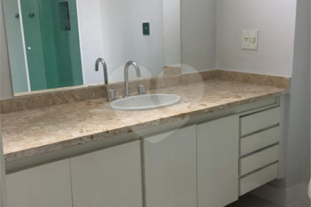 Apartamento à venda com 3 quartos, sendo 1 suíte, em Itaim Bibi, São Paulo, SP