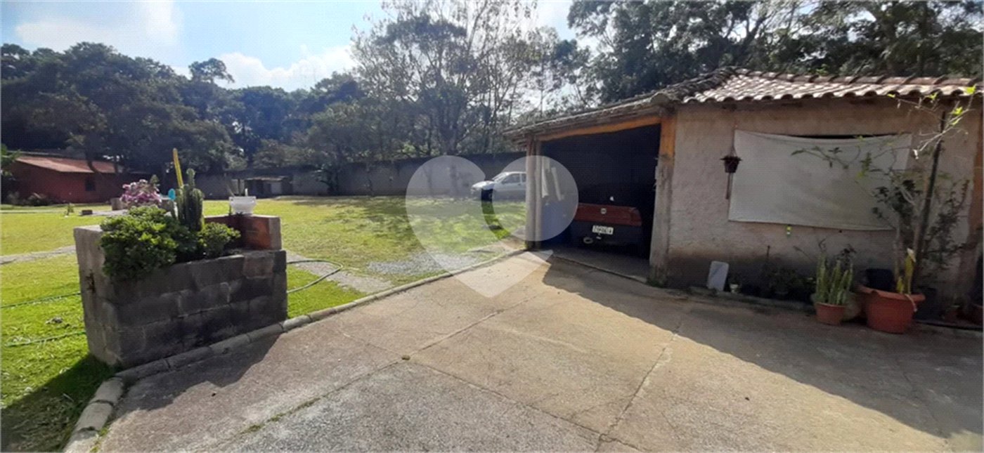 Sobrado à venda com 5 quartos, sendo 1 suíte, em Olho D'água, Mairiporã, SP
