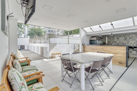 Apartamento à venda com 2 quartos, sendo 1 suíte, em Campo Belo, São Paulo, SP