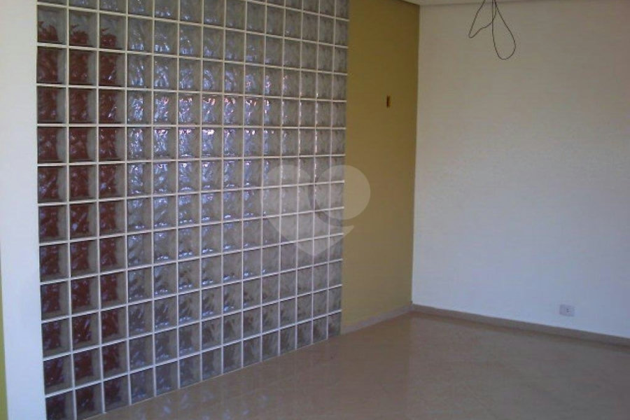 Sobrado à venda com 3 quartos, sendo 1 suíte, em Vila Irmãos Arnoni, São Paulo, SP