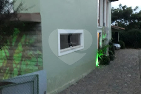 Sobrado à venda com 5 quartos, sendo 3 suítes, em Campos de Atibaia, Atibaia, SP