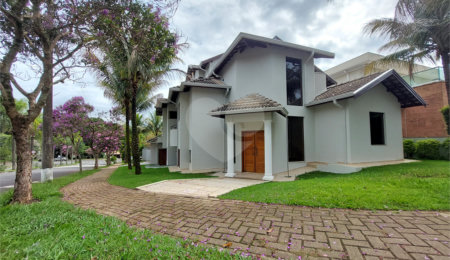 Casa à venda com 4 suítes no condomínio Reserva Colonial, Valinhos - SP