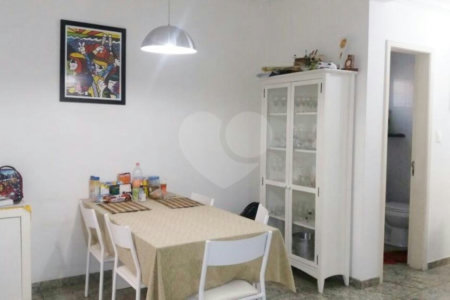 Lindo Sobrado em Condomínio