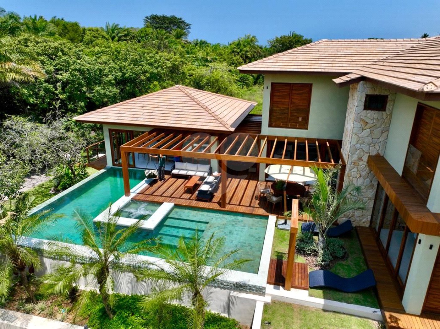 Casa à venda com 4 quartos, sendo 2 suítes,  no condomínio Praia Bella, Mata de São João - BA