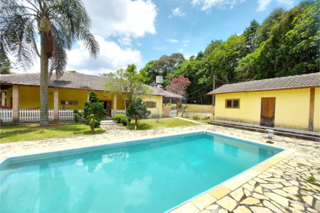 Casa à venda com 4 quartos, sendo 1 suíte, no Centro, Ibiúna, SP