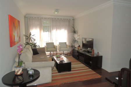 Apartamento à venda com 3 quartos, sendo 1 suíte, em Santo Amaro, São Paulo, SP
