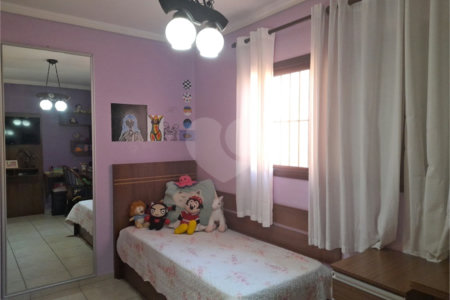 Sobrado à venda com 3 quartos, sendo 1 suíte,  em Vila Medeiros, São Paulo, SP