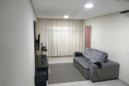 Sobrado à venda com 3 quartos, sendo 1 suíte, em Vila Santa Margarida, Ferraz de Vasconcelos, SP