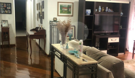 Apartamento à venda com 3 quartos, sendo 1 suíte,  em Saúde, São Paulo, SP
