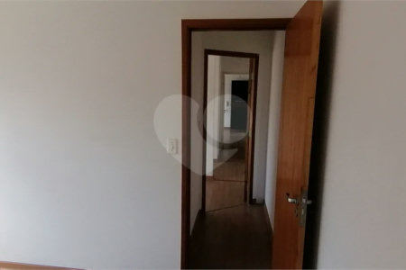 SALA COMERCIAL 55m2 Á VENDA NA VILA MARIANA (LADO DIREITO)