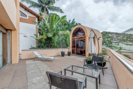 Casa à venda com 5 quartos, sendo 4 suítes, em Alto da Boa Vista, São Paulo, SP
