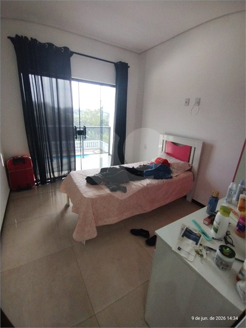 Chácara à venda com 4 quartos, sendo 1 suíte,  no Centro, Biritiba-mirim, SP