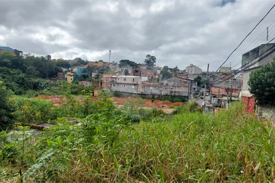 Terreno à venda em Guaianazes, São Paulo, SP