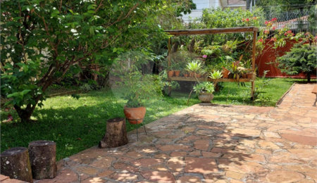 Sobrado à venda com 4 quartos, sendo 2 suítes,  em Santo Amaro, São Paulo, SP