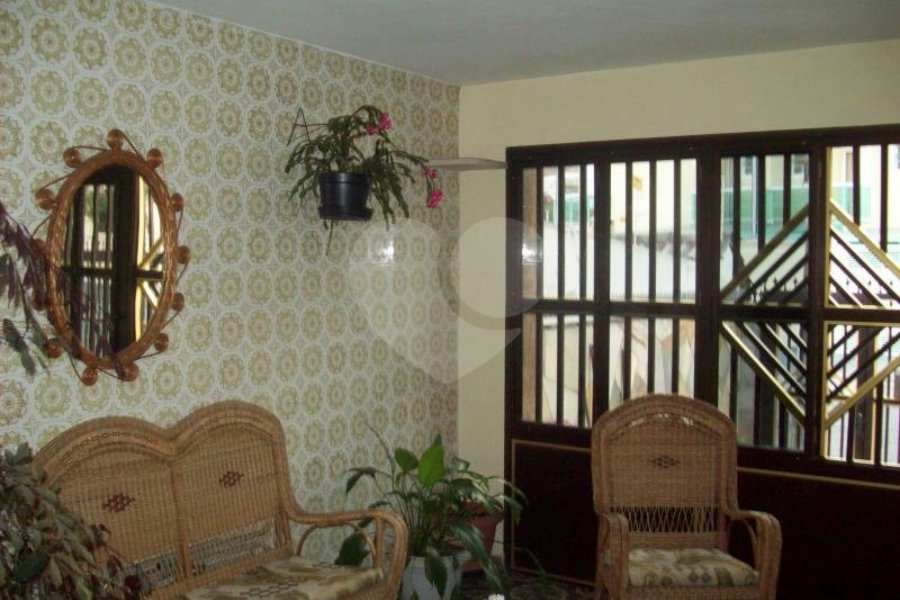 Casa Térrea à venda com 3 quartos, sendo 1 suíte, em Vila Constança, São Paulo, SP