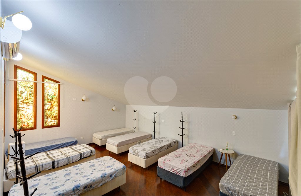 Casa Térrea à venda com 5 quartos, sendo 2 suítes, em Alto da Boa Vista, São Paulo, SP