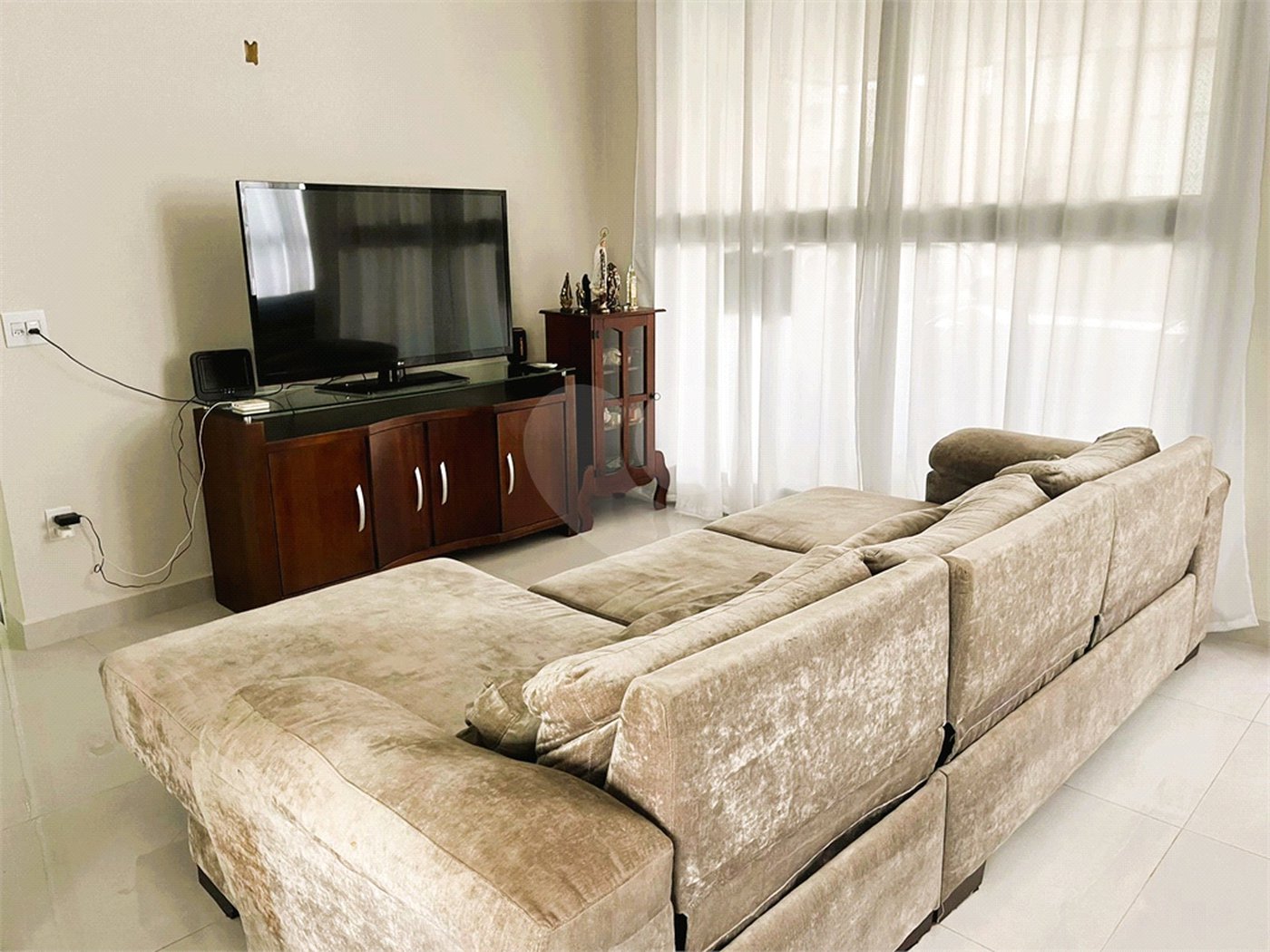 Casa à venda com 3 suítes no condomínio Residencial Le France, Sorocaba - SP