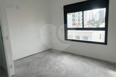 Charme, conforto e vista livre na Vila Clementino – 98 m² com pé-direito duplo!