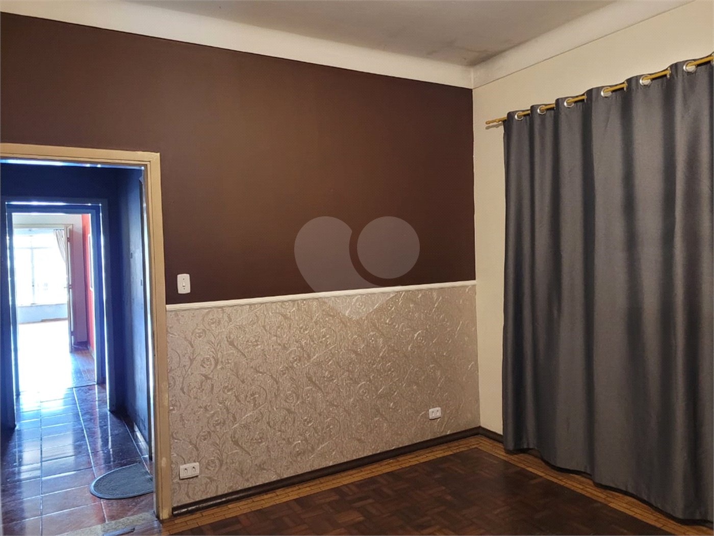Casa Térrea com 3 dormitórios.