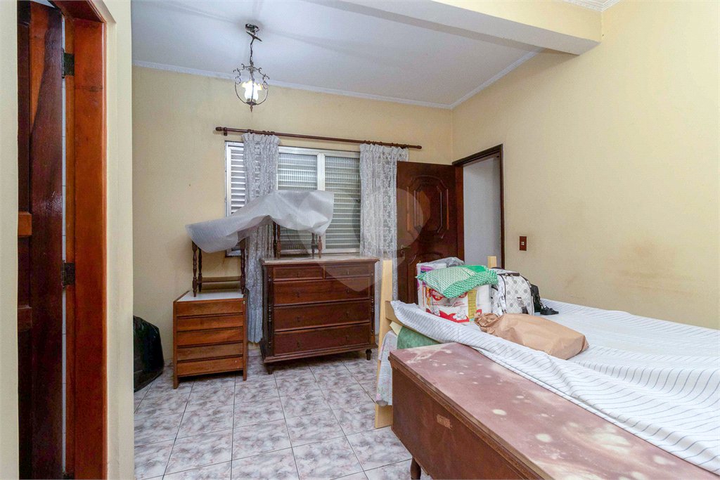 Casa a venda na Moóca 250m² três dormitórios sendo uma suíte duas vagas de garagem.