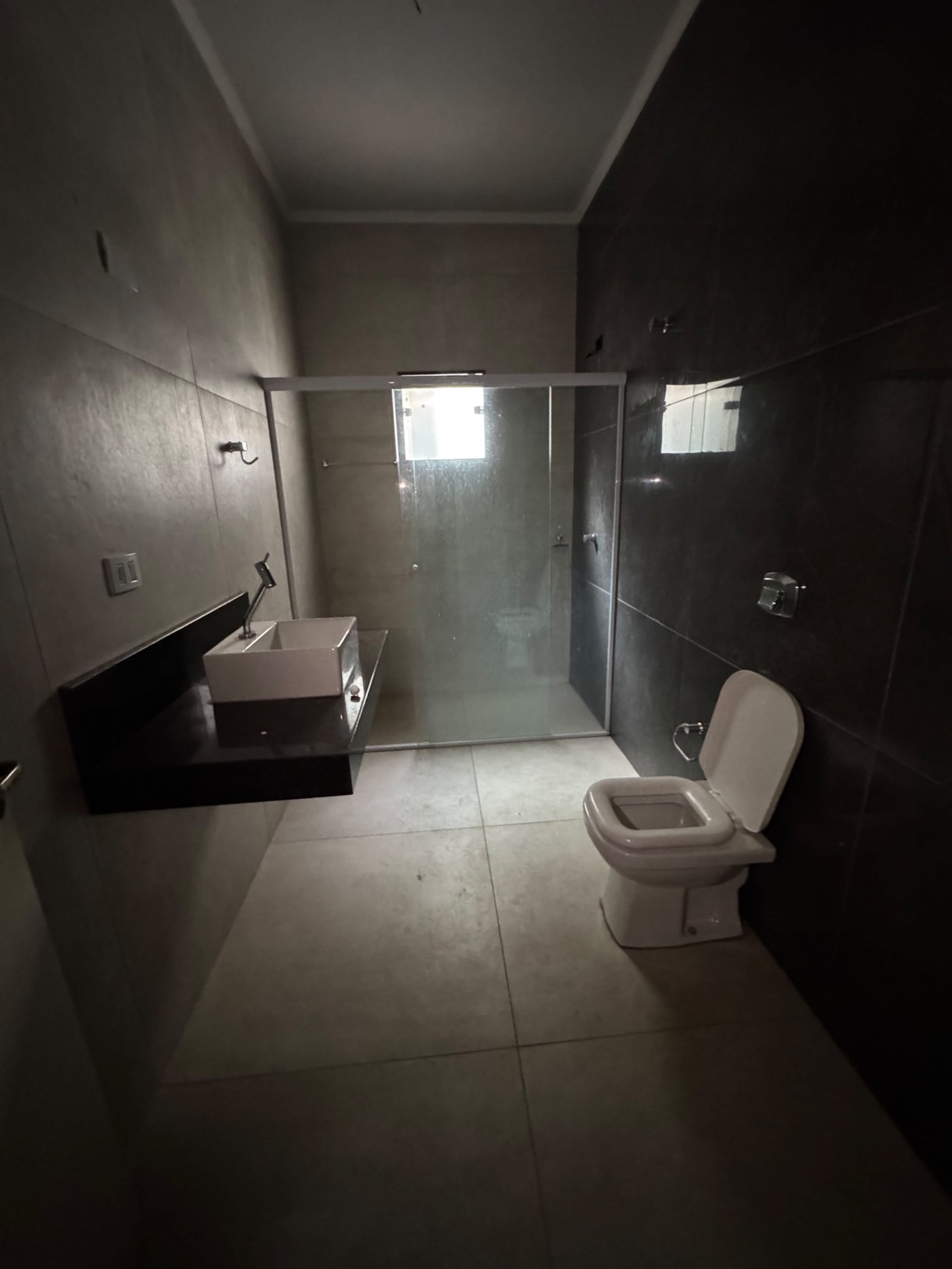 Casa para alugar com 3 quartos, sendo 1 suíte,  em Santos Dumont, Três Lagoas, MS