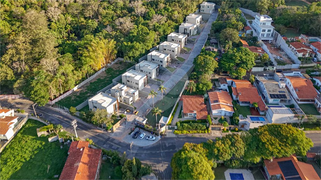 Casa em condomínio à venda com 3 suítes em Vila Santista, Atibaia, SP