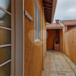 Casa para alugar com 3 quartos, sendo 1 suíte, no condomínio Santa Mônica, Atibaia - SP