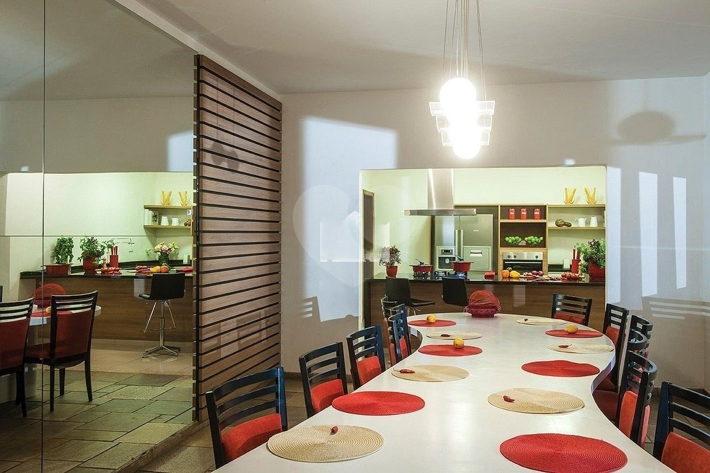 Casa à venda com 4 quartos, sendo 3 suítes,  no condomínio Vintage, Cotia - SP