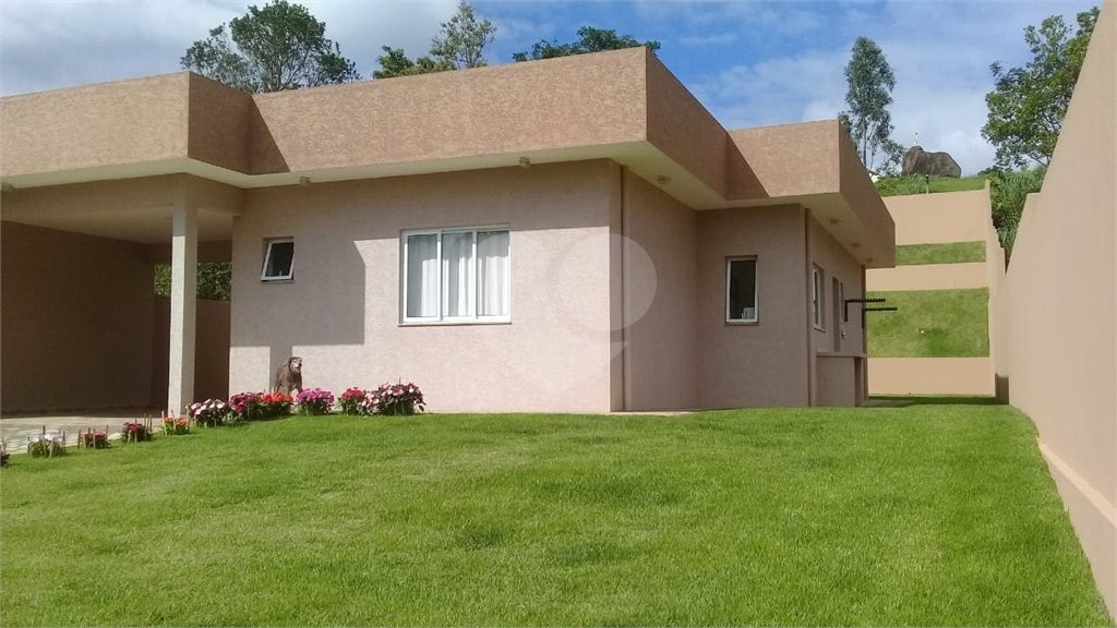 Casa à venda com 3 quartos, sendo 1 suíte,  em Loteamento Jardim Solares, Atibaia, SP