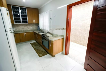 Sobrado à venda com 4 quartos, sendo 1 suíte,  em Vila Sônia, São Paulo, SP