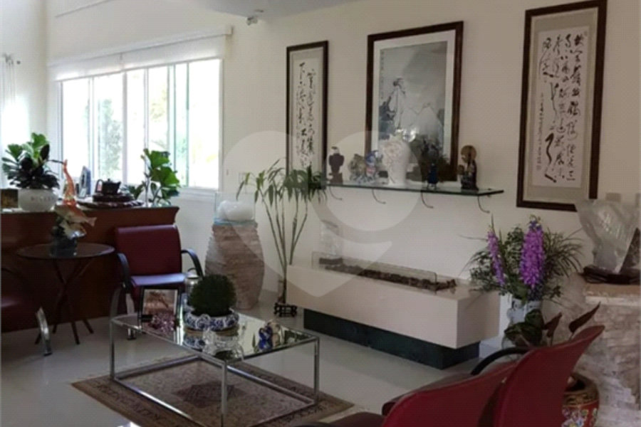 Casa à venda com 4 suítes no condomínio Monte Samkhya, Serra Negra - SP