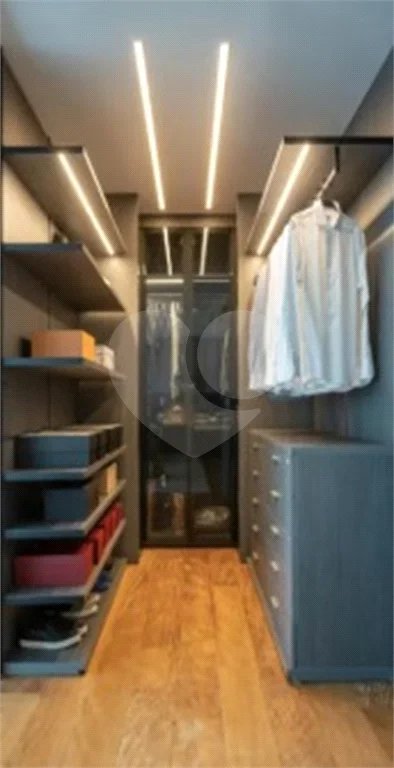 Deslumbrante apartamento duplex pronto para mudar no Itaim Bibi com 242M2, 2 suítes, 3 vagas
