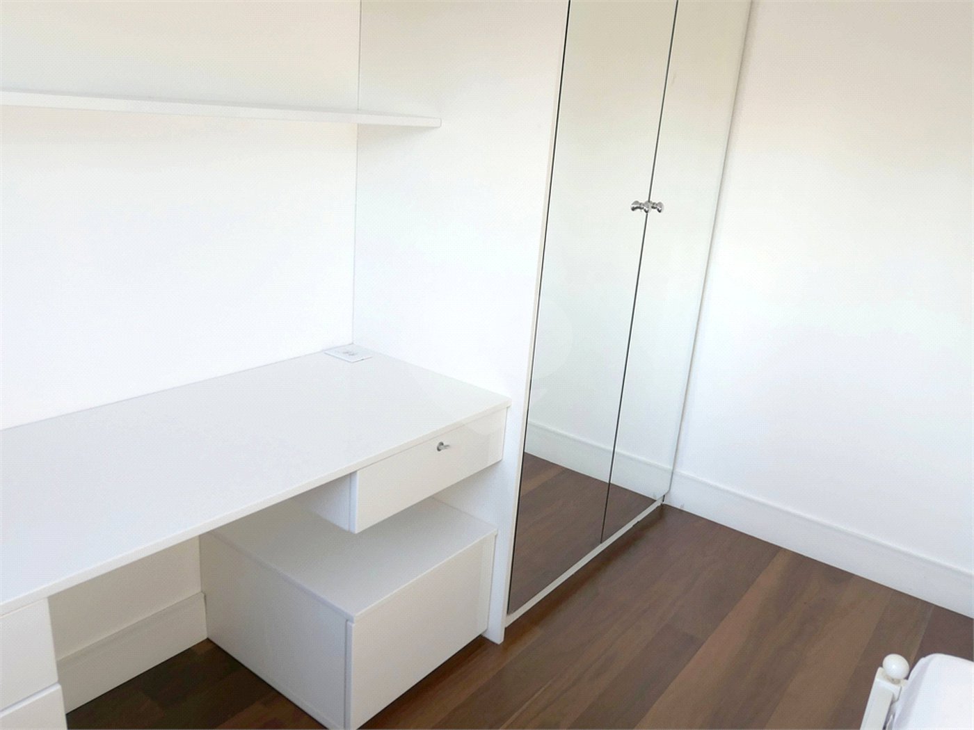 Apartamento para alugar com 3 quartos, sendo 1 suíte, em Vila Olímpia, São Paulo, SP