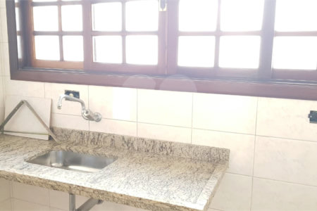 Sobrado à venda com 4 quartos, sendo 1 suíte,  em Olímpico, São Caetano do Sul, SP