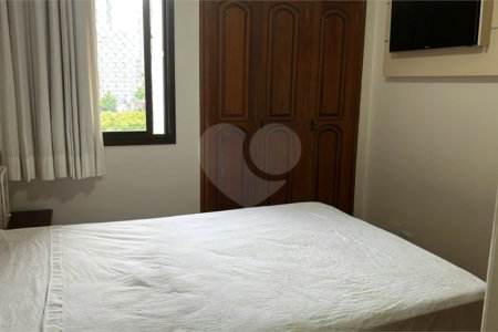 Apartamento à venda com 3 quartos, sendo 1 suíte,  em Jardim das Acácias, São Paulo, SP