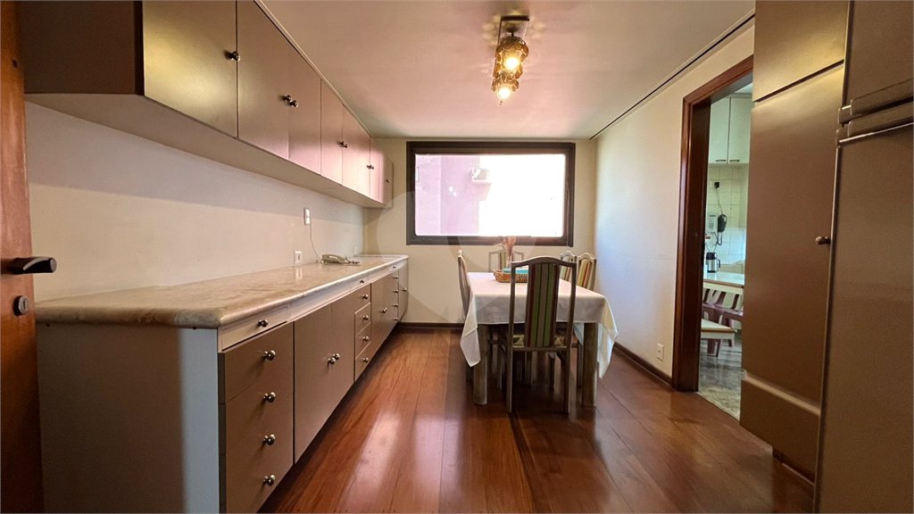Apartamento à venda com 4 quartos, sendo 3 suítes, em Itaim Bibi, São Paulo, SP