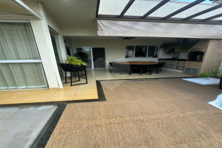 Casa térrea 2 quartos 1 suíte e piscina. Jardim Embaré