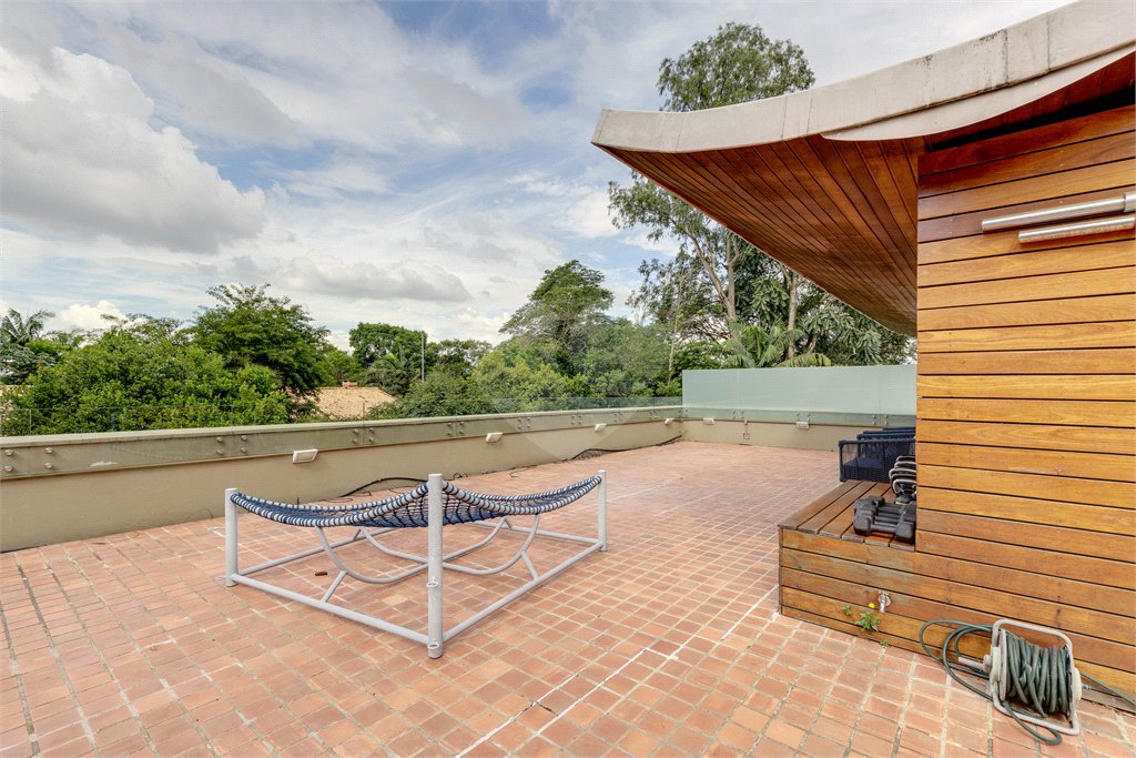 Casa à venda com 4 suítes no condomínio Vila Flora, São Paulo - SP