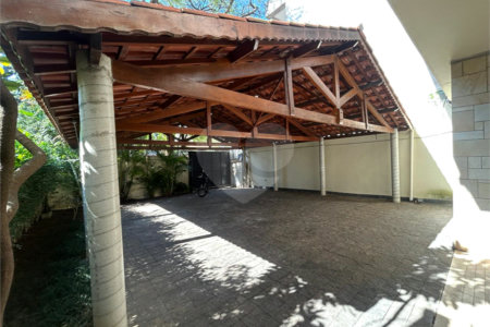 Sobrado à venda ou para alugar com 4 quartos, sendo 1 suíte, em Santo Amaro, São Paulo, SP